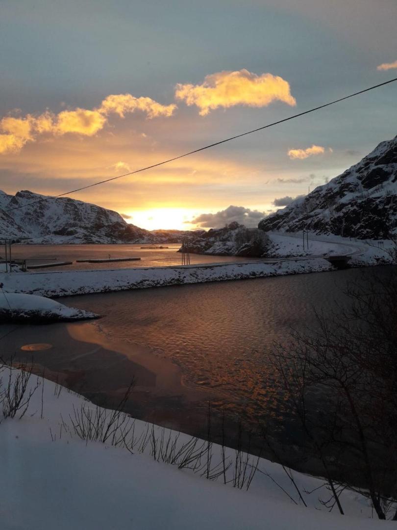 Seafront Holiday Home Close To Reine, Lofoten Sund  Luaran gambar
